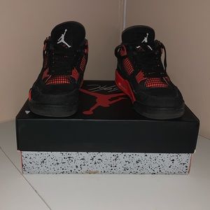 Air Jordan 4 Retro
